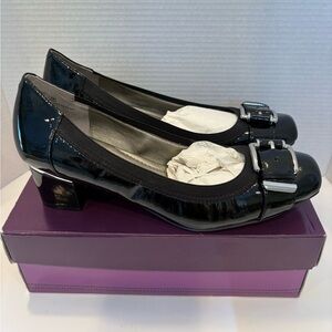 Me Too Black Patent Leather Pump - Size 13 - NEW